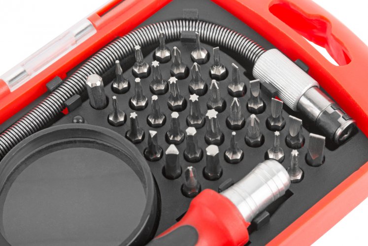 Отвертка с битами для точных работ, 33 CrV биты, гибкий переходник 175 мм, лупа, пластиковый бокс КУРС 56184