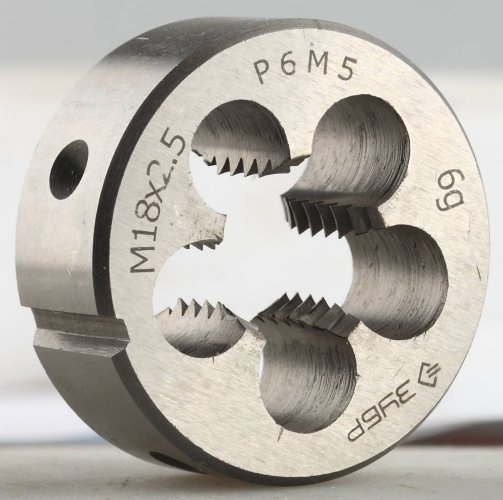 Круглая машинно-ручная плашка для нарезания метрической резьбы М18x2.5 ЗУБР ЭКСПЕРТ 4-28023-18-2.5