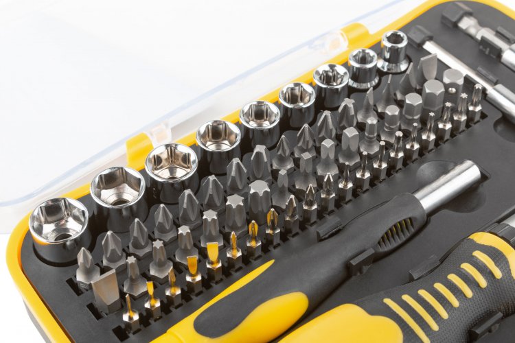 Отвертки реверсивная и для точных работ, набор 65 шт., пластиковый прорезиненный кейс FIT 56387