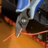 Прецизионные кусачки боковые для электроники вороненые 125 мм, KNIPEX, ( KN-7902125SB )