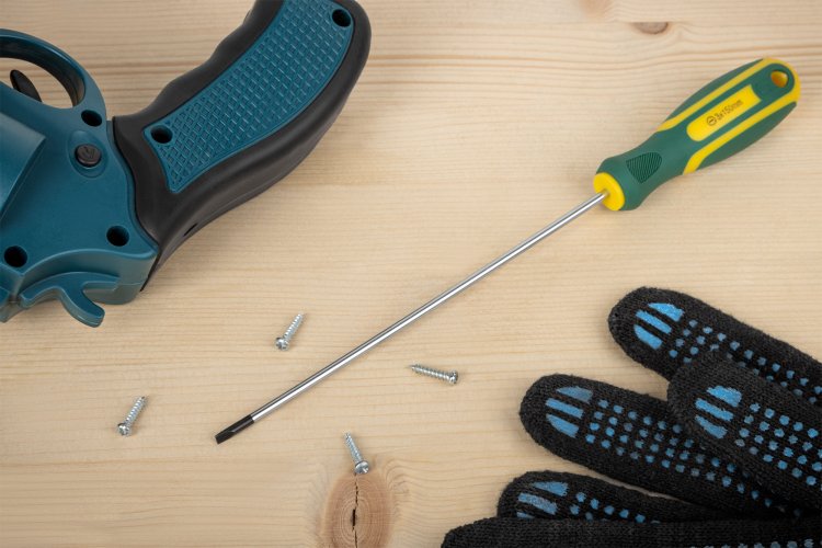 Отвертка "Контур", CrV сталь, прорезиненная ручка 3х150 мм SL FIT 55207